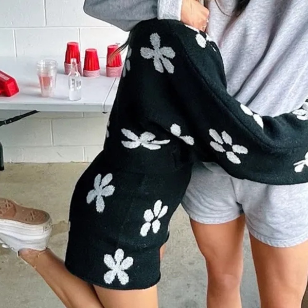 PrettyLittleThing Black and White Knit Sweater